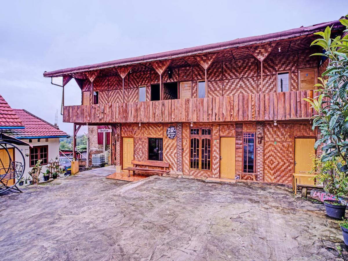 Oyo 90209 Dk Singarimbun Berastagi Homestay Exteriör bild