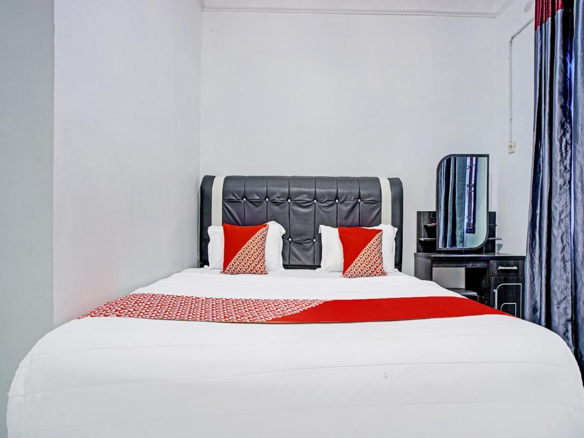 Oyo 90209 Dk Singarimbun Berastagi Homestay Exteriör bild