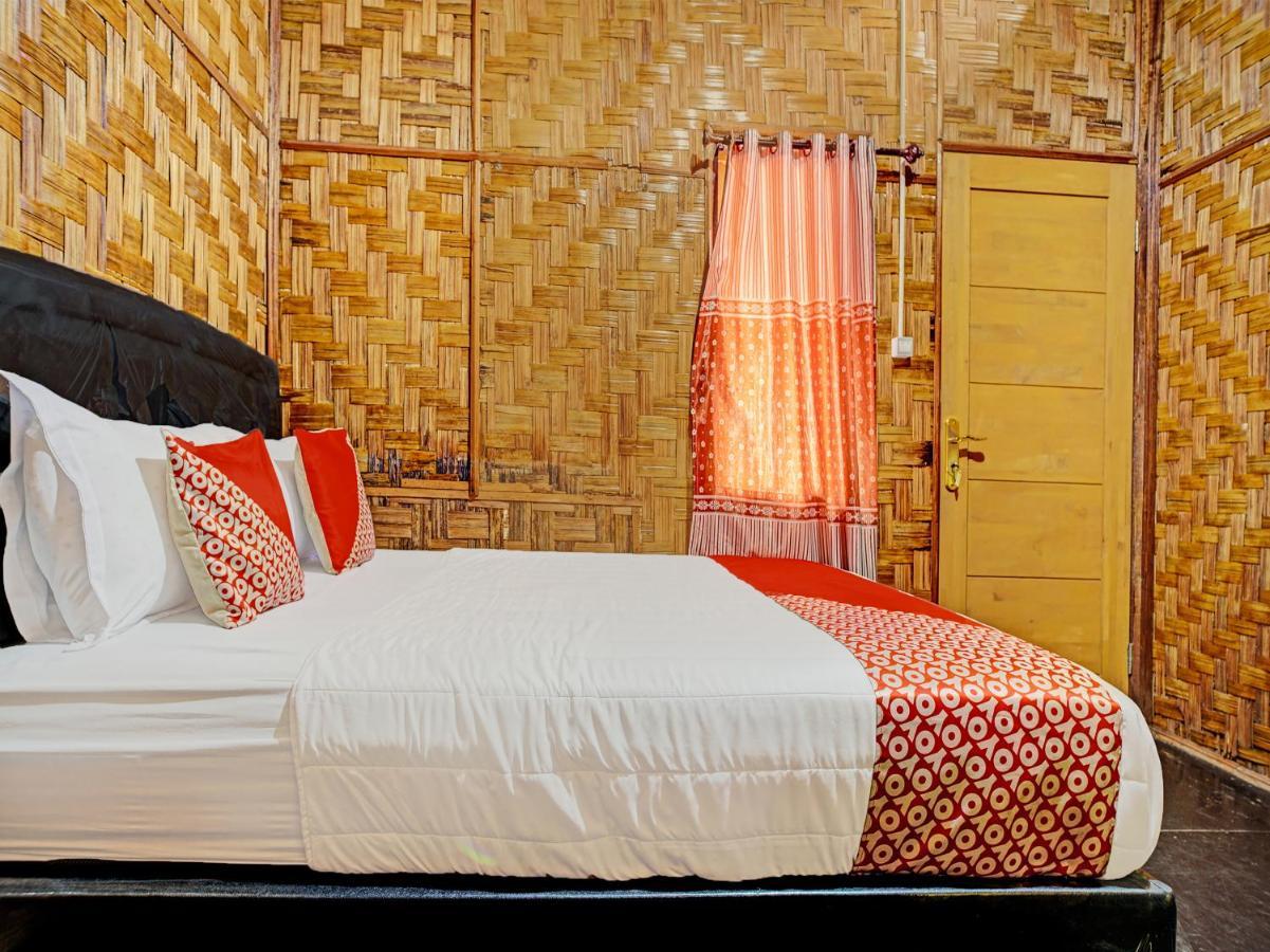 Oyo 90209 Dk Singarimbun Berastagi Homestay Exteriör bild